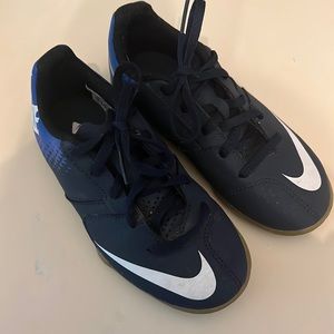 Kids indoor soccer shoes- 12C